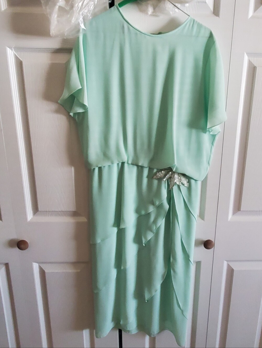 VINTAGE 1980S MONICA RICHARDS. CHIFFON MINT GREEN DRESS. SZ 10. EXCELLENT COND
